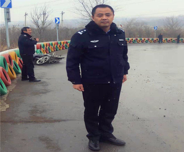 人民好警察-冯玉峰